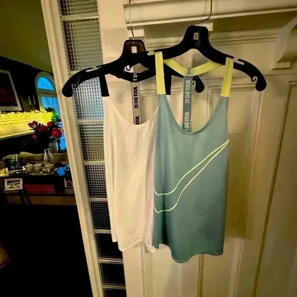 Nike Dri fit athletic racer back tees women’s size small (2)